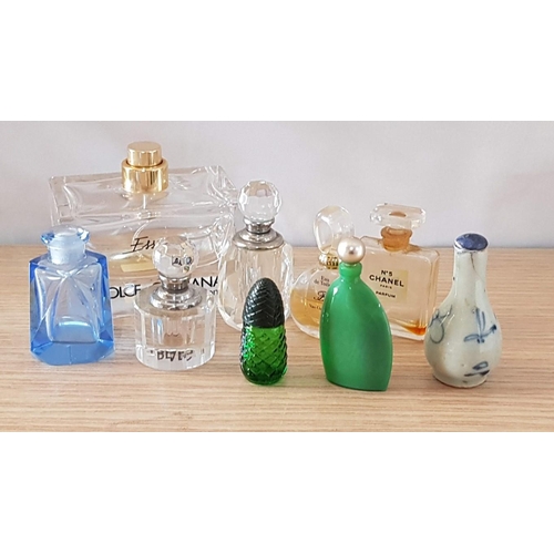 640 - Vintage Mini Perfumes; Dali Nose & Lips and Nina Ricci 'Fleur De Fleurs', (Circa 80's), Together wit... 