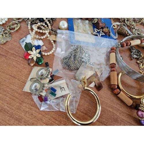 130 - Large Qty of Assorted Costume Jewellery, (see multiple catalogue photos)