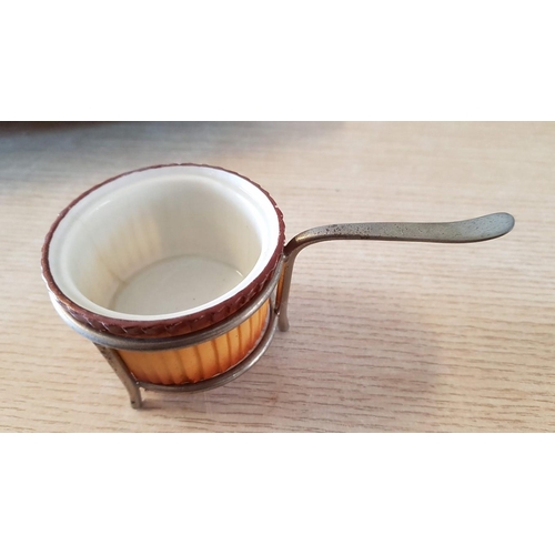 41A - Retro Tableware; 7 x Ramekin Dishes (Ø: 6cm), in Metal Holders on Wooden Tray, (25 x 26cm), Together... 