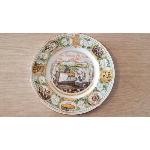 674 - Royal Worcester 'The Kylin' Pattern Decorative Porcelain Plate, Nr. 374 (Approx. Ø: 27cm), Together ... 