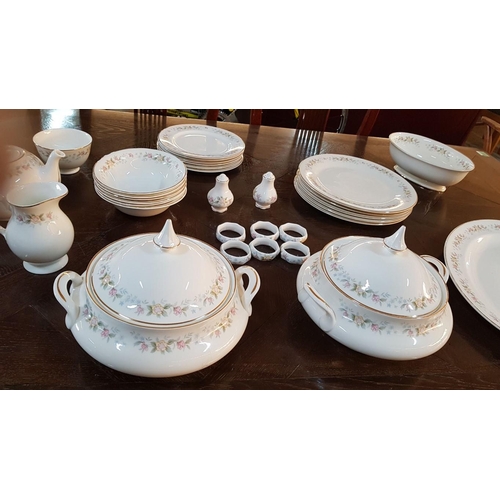 680 - Mayfair Fine Bone China (Staffordshire, England), Elegant Floral Patterned Dinner Service with 70 Pi... 