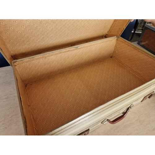 148 - 2 x Vintage Suitcases, (Approx. 71 x 42 x 21cm and 66 x 45 x 19cm), (2)