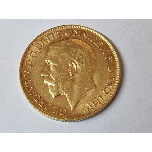 45 - British 1912 King George V One Sovereign (Full) Gold Coin, (Approx. 7.98g, Ø: 22mm, 22ct Gold)

* Te... 