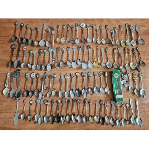 88A - Large Collection of Assorted Souvenir Tea Spoons, From All Around the World, Novelty, Countries / Ci... 