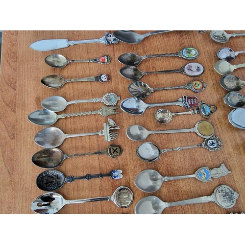 88A - Large Collection of Assorted Souvenir Tea Spoons, From All Around the World, Novelty, Countries / Ci... 