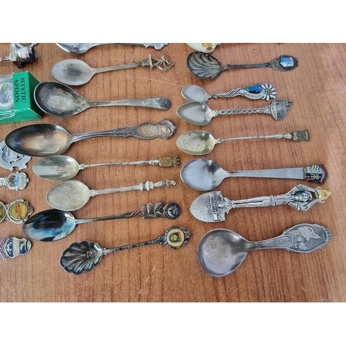 88A - Large Collection of Assorted Souvenir Tea Spoons, From All Around the World, Novelty, Countries / Ci... 