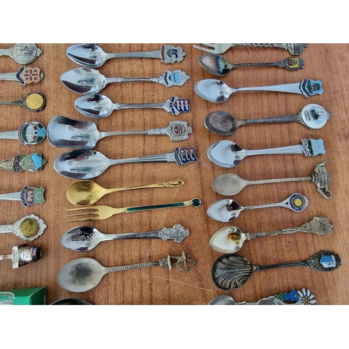 88A - Large Collection of Assorted Souvenir Tea Spoons, From All Around the World, Novelty, Countries / Ci... 