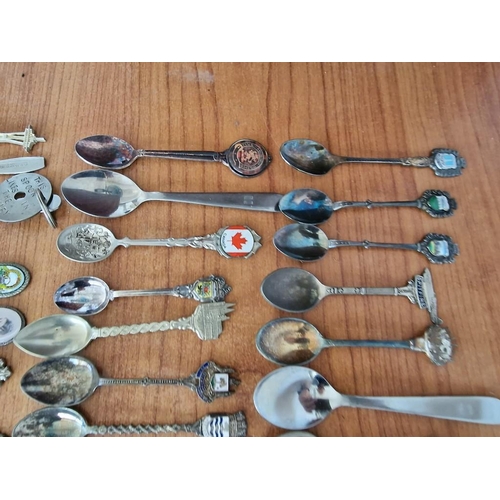 88A - Large Collection of Assorted Souvenir Tea Spoons, From All Around the World, Novelty, Countries / Ci... 