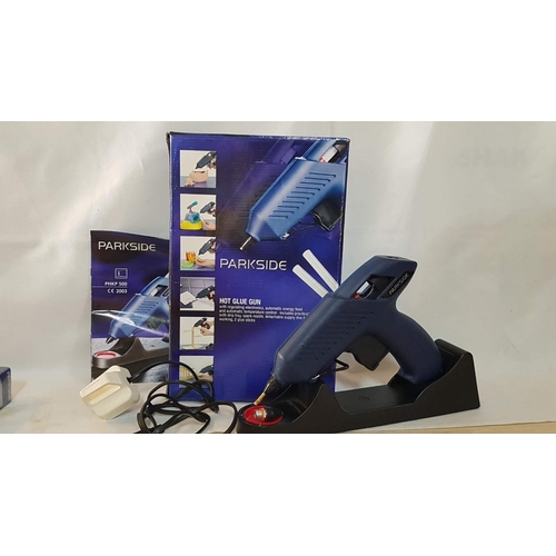 241 - 'Parkside' Hot Glue Gun PHKP 500, Together with Universal Glue Cartridges 32pcs, (Un-Tested)