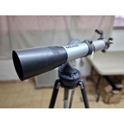 317 - Meade DS-2000 Series Telescope, (D=90mm, F=800mm f/8.8), on Adjustable Tripod Stand with Instruction... 