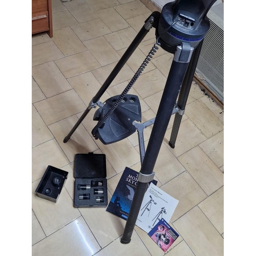 317 - Meade DS-2000 Series Telescope, (D=90mm, F=800mm f/8.8), on Adjustable Tripod Stand with Instruction... 