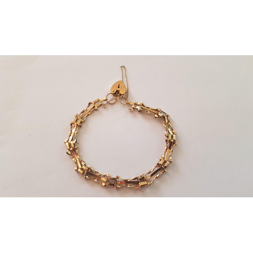 128 - Yellow Gold 9ct (Hallmark 375) '3-Bar Gate' Bracelet with Heart Clasp and Safe Chain, (Approx. 5.1g)