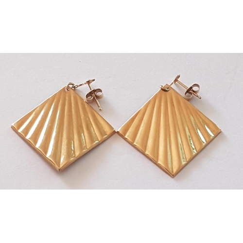 311 - 9ct Yellow Gold Square Fan Design Earrings, (Approx. 1.8g)