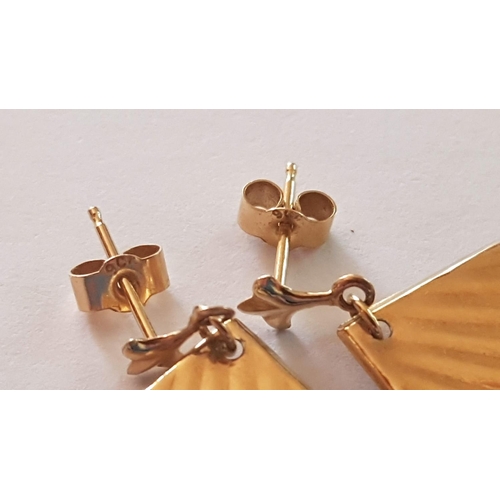 311 - 9ct Yellow Gold Square Fan Design Earrings, (Approx. 1.8g)