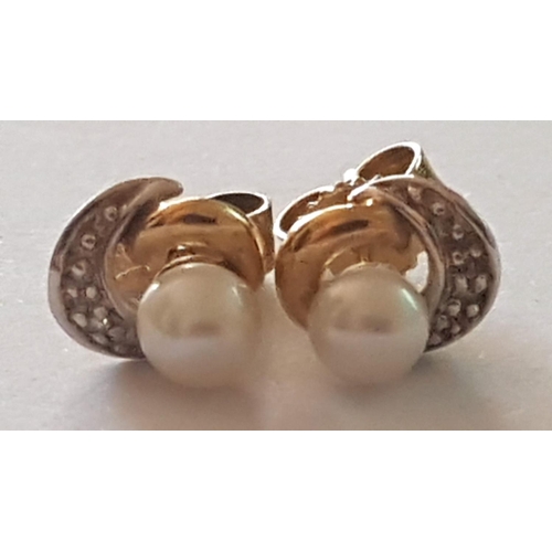 313 - 9ct Yellow Gold Earrings with Swirl/Single Pearl Design. Approx. 1.2g