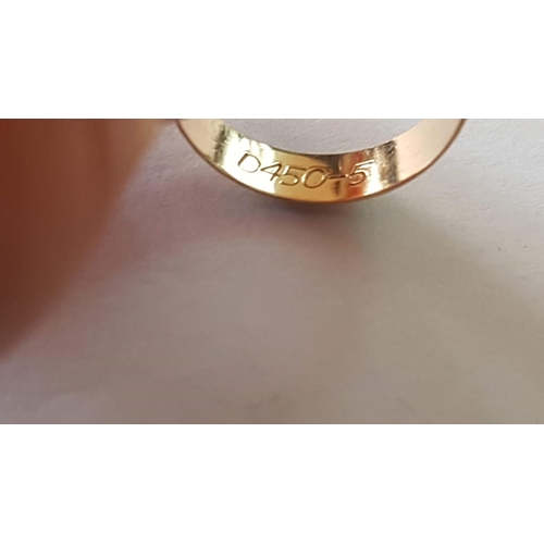 315 - 9ct Yellow Gold Wedding Band (Hallmark 375) with Decorative Engraver. Approx. 2.2g, Size M.