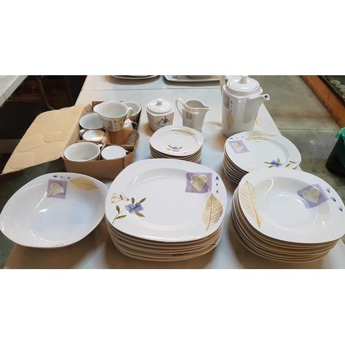 331 - ''Jogo de Jantar'' Dinner and Coffee Service (Dinner Plates, Soup Plates, Side/Cake Plate, Salad Bow... 