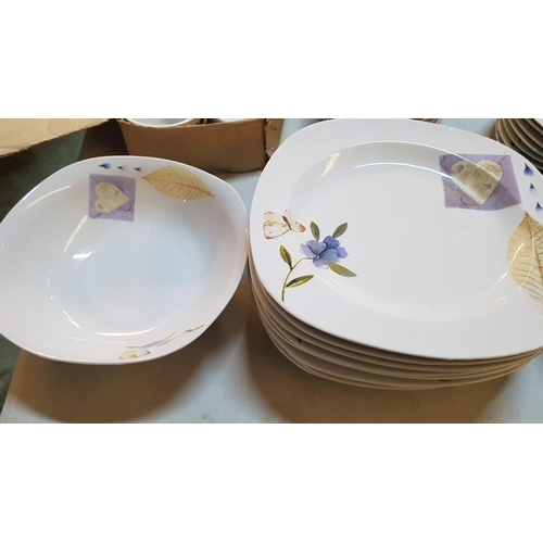 331 - ''Jogo de Jantar'' Dinner and Coffee Service (Dinner Plates, Soup Plates, Side/Cake Plate, Salad Bow... 