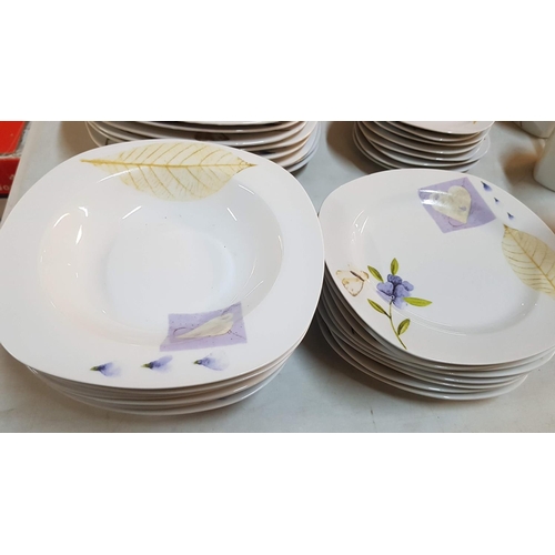 331 - ''Jogo de Jantar'' Dinner and Coffee Service (Dinner Plates, Soup Plates, Side/Cake Plate, Salad Bow... 