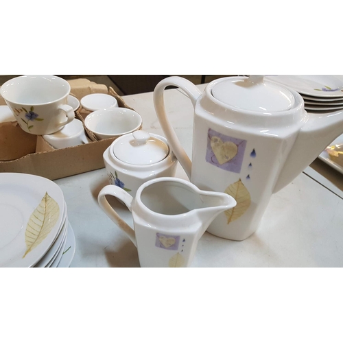 331 - ''Jogo de Jantar'' Dinner and Coffee Service (Dinner Plates, Soup Plates, Side/Cake Plate, Salad Bow... 