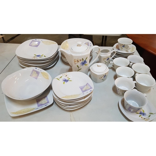 332 - ''Jogo de Jantar'' Dinner and Coffee Service (Dinner Plates, Soup Plates, Side/Cake Plate, Salad Bow... 