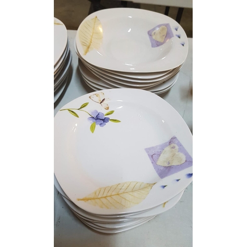 332 - ''Jogo de Jantar'' Dinner and Coffee Service (Dinner Plates, Soup Plates, Side/Cake Plate, Salad Bow... 