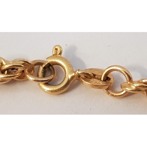 280 - 18ct Gold Double Link Twisted Chain / Necklace, (Approx. L: 70cm, 18.7g)