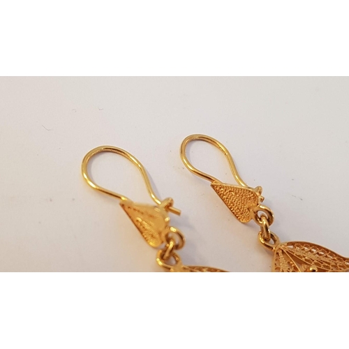 286 - Pair of Highly Ornate 18ct Gold Filigree Earrings with Dangling Bars, (Approx. H: 6cm, 6.8g)