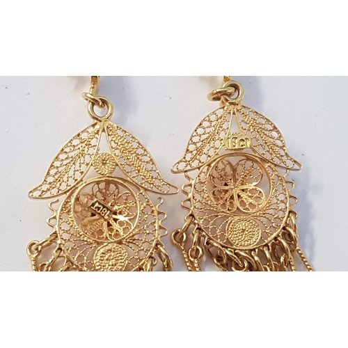 286 - Pair of Highly Ornate 18ct Gold Filigree Earrings with Dangling Bars, (Approx. H: 6cm, 6.8g)