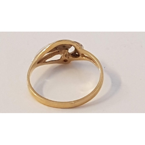 59 - Decorative 18ct Gold Ring with Inset Clear Stones, (Approx. Size O, 2.6g, Nb. Stone Missing?)