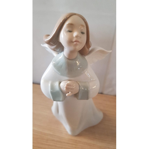 75 - Lladro 'An Angel's Wish', Porcelain Figurine, Made in Spain, H: 23cm (#6788).