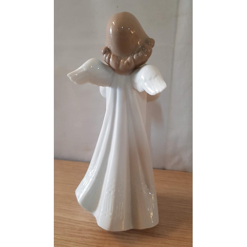 75 - Lladro 'An Angel's Wish', Porcelain Figurine, Made in Spain, H: 23cm (#6788).