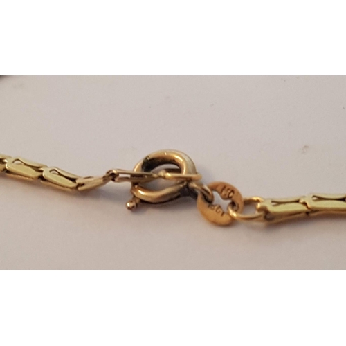 93 - 18ct Gold Flat Link Bracelet, (Approx. L: 19cm, 3.2g)