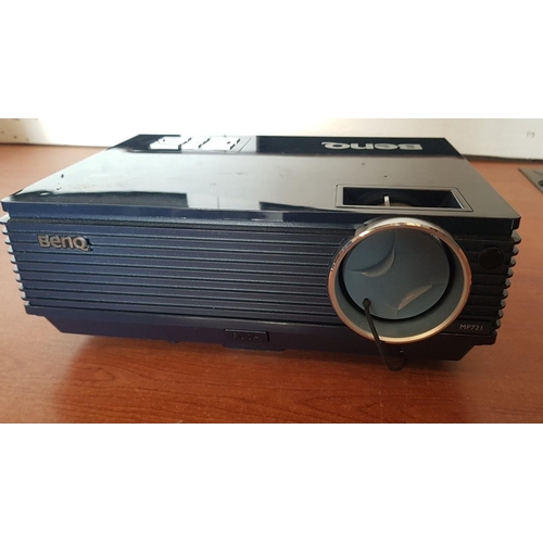 161 - 'BenQ' Projector, Model MP721, Incl. Carry Bag and Remote. * Basic Test & Working *.