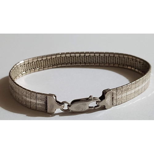 181 - Retro Silver (.925) 'Omega Strap/Chain' Bracelet, Made in Italy, (Approx. 12g, L: 17.5cm).