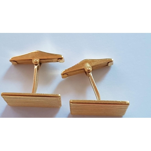 33 - Pair of 18ct Gold Vintage Cufflinks, with Rectangular Lined Face (Approx. 18 x 13mm, Total Weight 7.... 