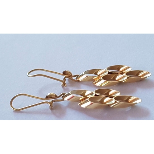 34 - Pair of Decorative 18ct Gold Earrings, (Approx. H: 4.8cm, 2.6g)