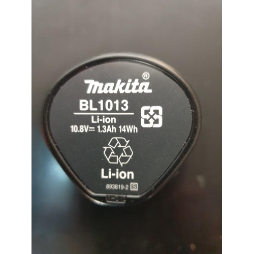 410 - Makita 7.2 - 10.8 volt Battery And Charger. (A/F, Battery Life Unkown)