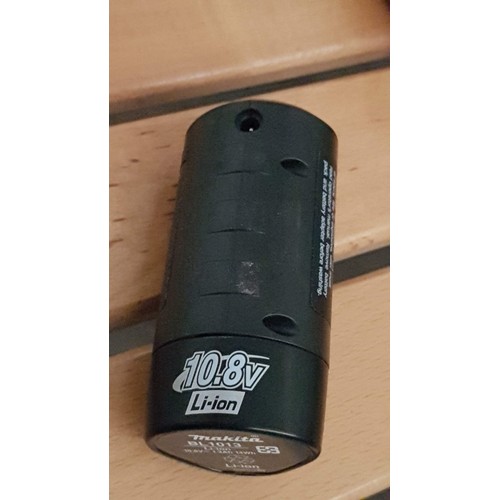 410 - Makita 7.2 - 10.8 volt Battery And Charger. (A/F, Battery Life Unkown)