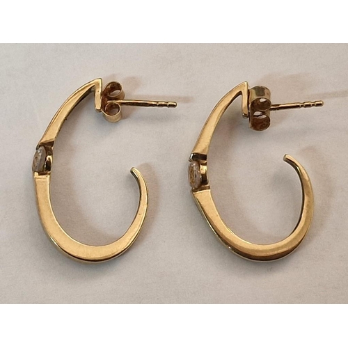 219 - Pair of 9ct Gold Dangling Earrings, Set with Round Cut Clear Stones, (Approx. H: 26mm, 2.8g),