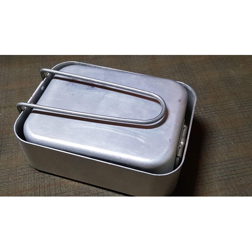 153 - Army Memorabilia: Aluminum Mess Tin with Cutlery, German THW Field Bottle Version, Intelligence Corp... 