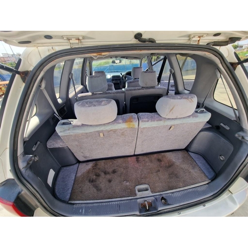 39 - Toyota Picnic 7-Seat Family Car, (2000), 2.0Ltr Petrol, Automatic, 231,000km, A/C, Parking Sensors, ... 