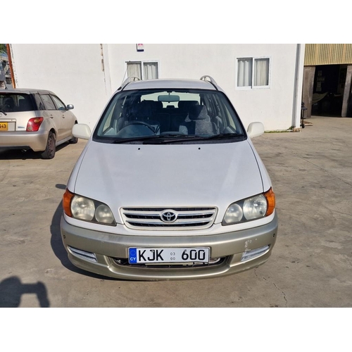 39 - Toyota Picnic 7-Seat Family Car, (2000), 2.0Ltr Petrol, Automatic, 231,000km, A/C, Parking Sensors, ... 