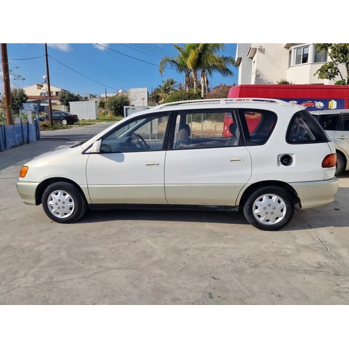 39 - Toyota Picnic 7-Seat Family Car, (2000), 2.0Ltr Petrol, Automatic, 231,000km, A/C, Parking Sensors, ... 