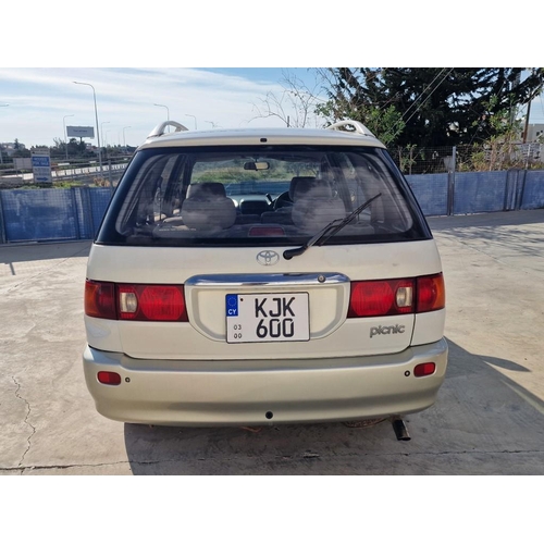 39 - Toyota Picnic 7-Seat Family Car, (2000), 2.0Ltr Petrol, Automatic, 231,000km, A/C, Parking Sensors, ... 