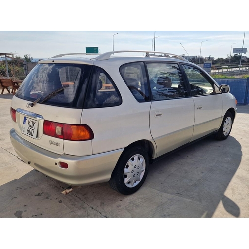 39 - Toyota Picnic 7-Seat Family Car, (2000), 2.0Ltr Petrol, Automatic, 231,000km, A/C, Parking Sensors, ... 