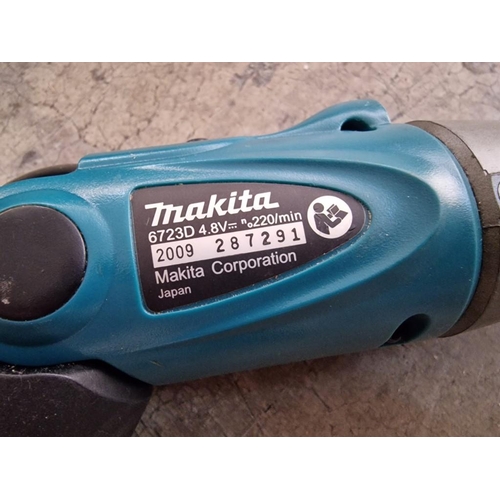 148B - Makita Cordless Screwdriver in Carry Case with Large Qty of Accessories, (Model No. 6723D, 4.8v), * ... 