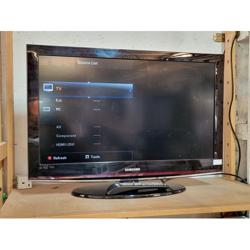 150B - Samsung 32'' Television, (Model: LE32C450), with Remote Control, * Basic Test & Working *