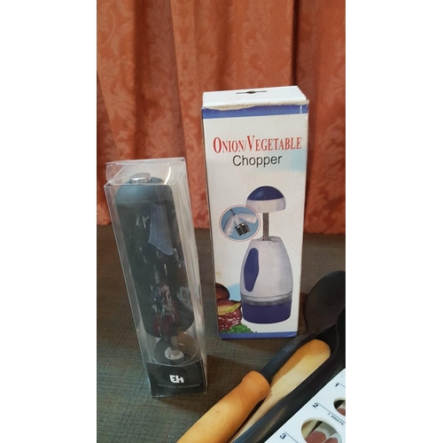 330 - Selection of Kitchen Items: Vegetable Chopper, Electric Pepper Mill and Others.