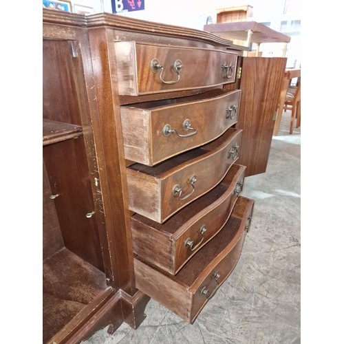 214 - Wooden Buffet/Sideboard with 2 x Cupboards and 5 x Bow Fronted Drawers. (A/F: Nice Up-Cycle Project?... 